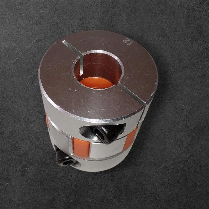 Parkljasta spojka D30L35 za pogonski sklop ID 10mm OD 12mm, ceneje, ugodno, prihranek, lokalno, Ljubljana, parkjasta spojka, pogonski sklop, CNC stroji, robotski mehanizmi, vibracijska odpornost, visokokakovostna zlitina, dolga življenjska